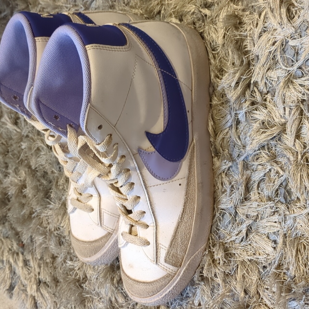 Nike blazers, 7y fits 8-8.5 women's